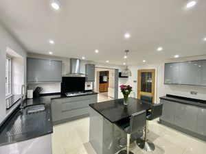 Breakfast Kitchen- click for photo gallery